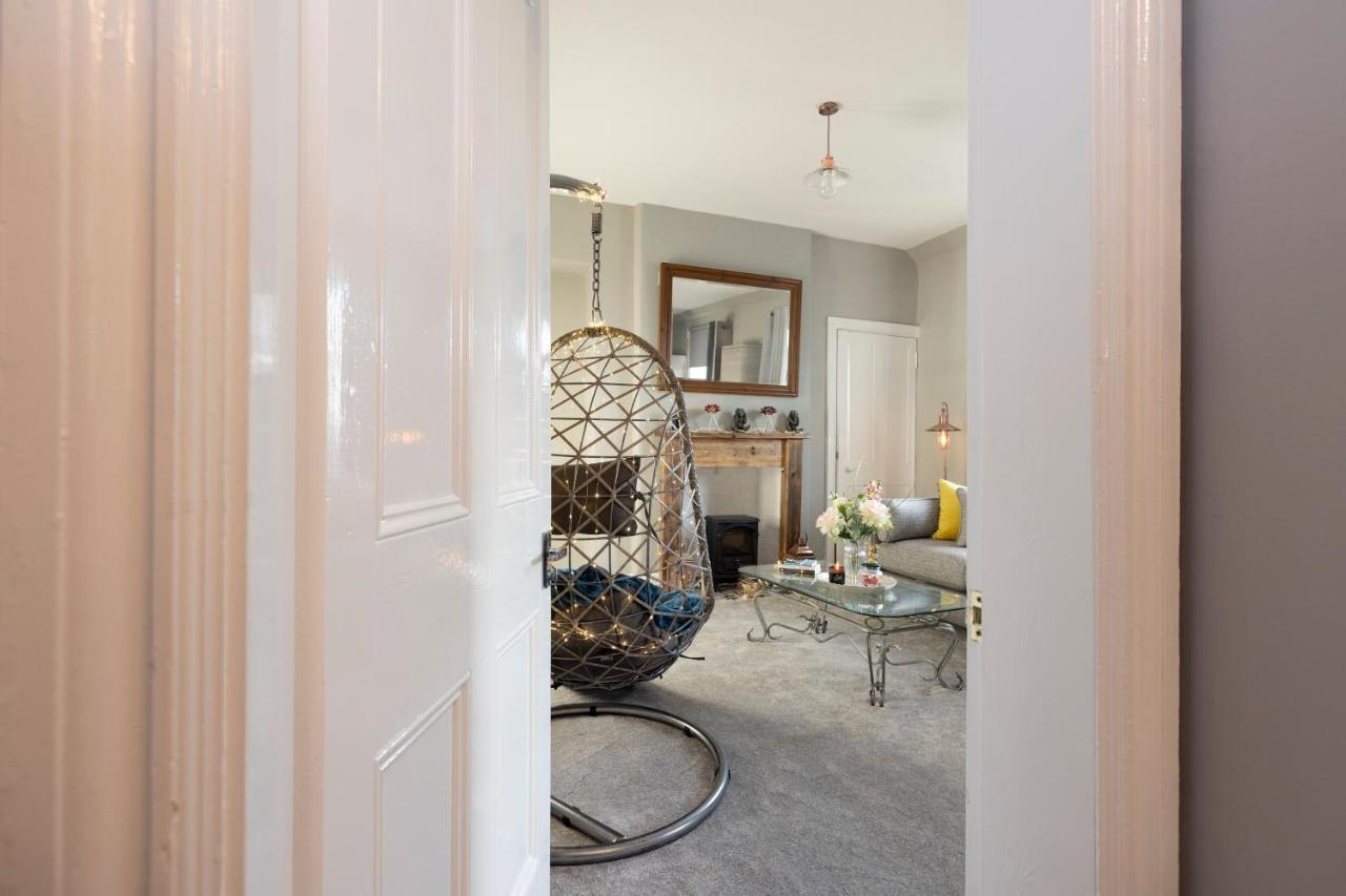 Stylish George Street Apartment Peebles Exterior photo
